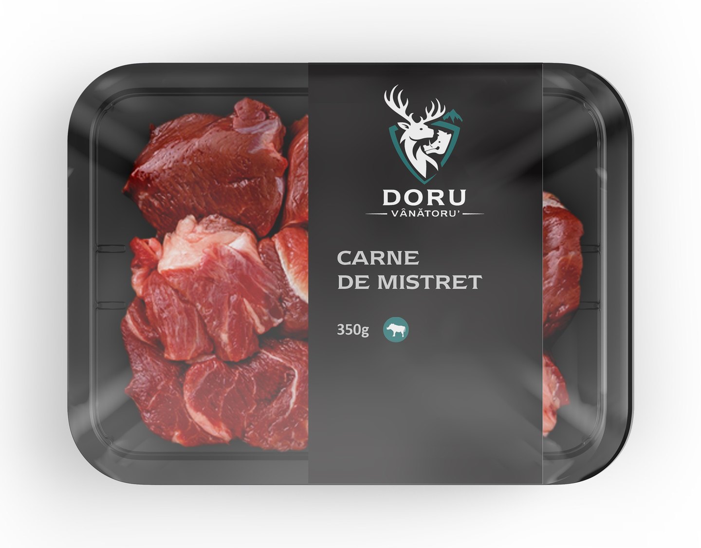 The Doru Vânătoru' tray mock-up: pieces of wild boar meat under film, with a dark grey sleeve carrying the logo, “Carne de mistreț” (wild boar meat), the weight and a boar icon