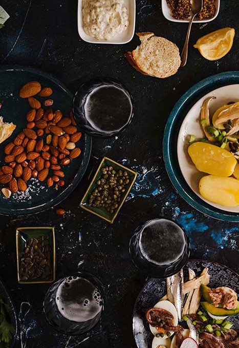 A banner from the website: a table of dishes, seen from above